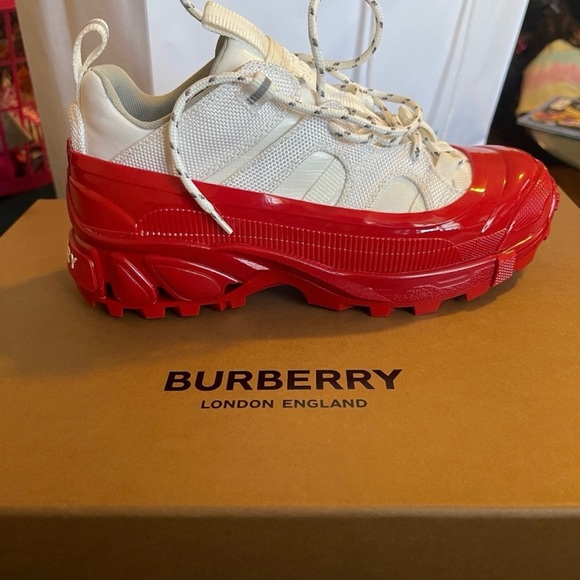 New!!! Burberry Arthur Low Top Red And White Sneakers - Picture 8 of 9